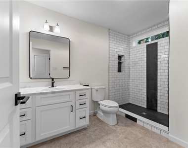 902 Morrison St - Photo Thumbnail 25