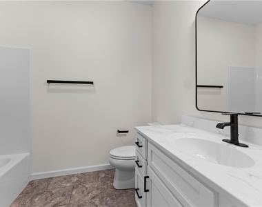 902 Morrison St - Photo Thumbnail 15