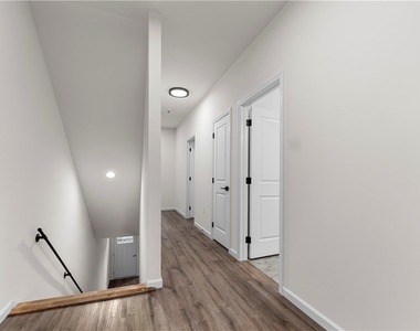 902 Morrison St - Photo Thumbnail 12