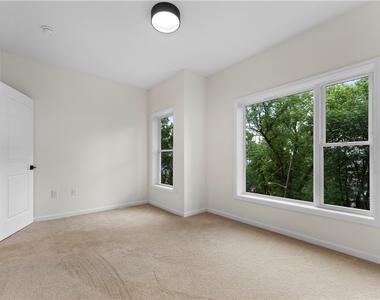 902 Morrison St - Photo Thumbnail 24