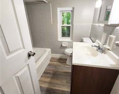 449 Idlewood Rd - Photo Thumbnail 4