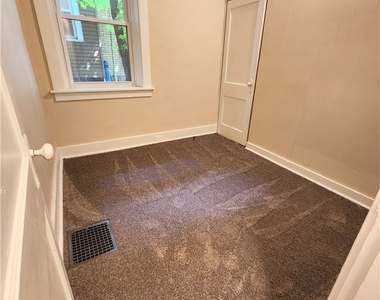 3332 Portola Ave - Photo Thumbnail 4