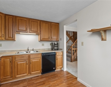 264 Scott Ln - Photo Thumbnail 6