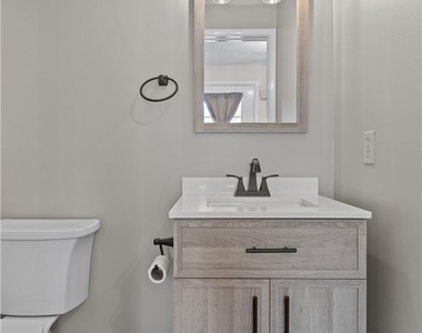 264 Scott Ln - Photo Thumbnail 10