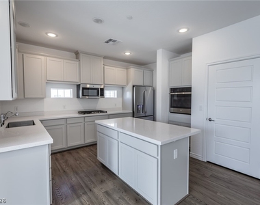 2555 Hampton Road - Photo Thumbnail 5
