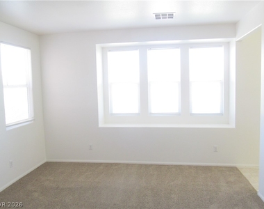 8513 Orly Avenue - Photo Thumbnail 22