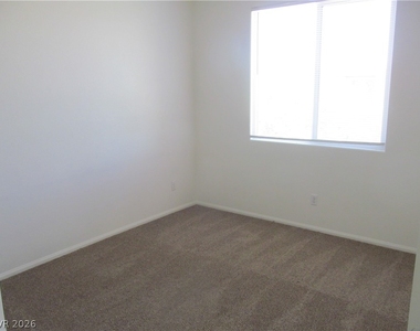 8513 Orly Avenue - Photo Thumbnail 21