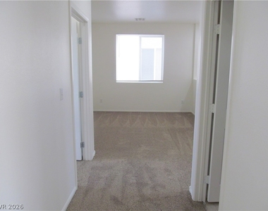 8513 Orly Avenue - Photo Thumbnail 15