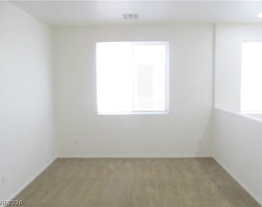 8513 Orly Avenue - Photo Thumbnail 12