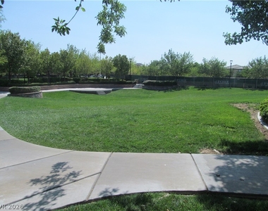 8513 Orly Avenue - Photo Thumbnail 32