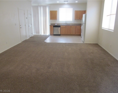 8513 Orly Avenue - Photo Thumbnail 3