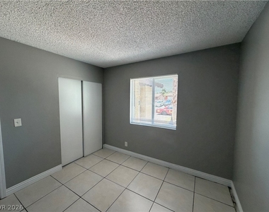 4732 Chantilly Avenue - Photo Thumbnail 22