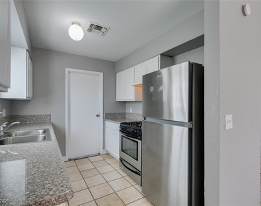 4732 Chantilly Avenue - Photo Thumbnail 22