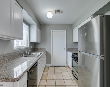 4732 Chantilly Avenue - Photo Thumbnail 21
