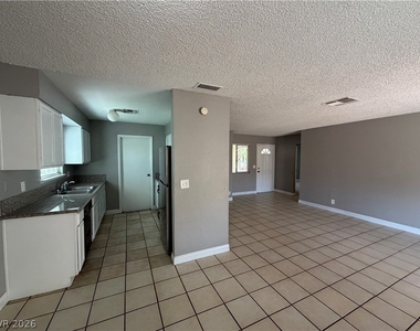 4732 Chantilly Avenue - Photo Thumbnail 14
