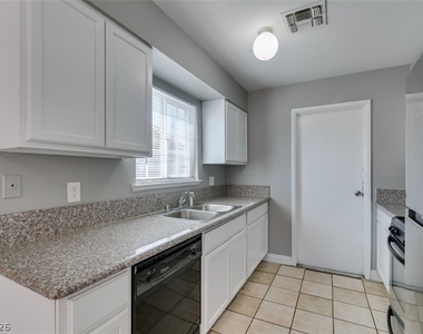 4732 Chantilly Avenue - Photo Thumbnail 20