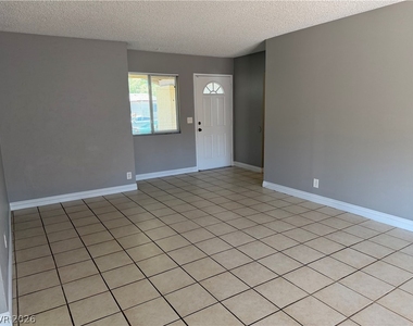 4732 Chantilly Avenue - Photo Thumbnail 16