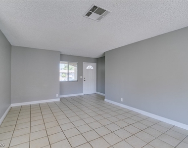4732 Chantilly Avenue - Photo Thumbnail 9