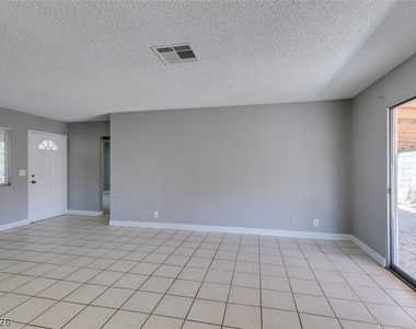 4732 Chantilly Avenue - Photo Thumbnail 8