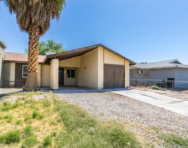 4732 Chantilly Avenue - Photo Thumbnail 1