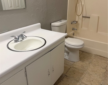 4732 Chantilly Avenue - Photo Thumbnail 25