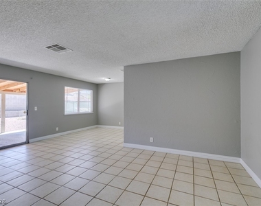 4732 Chantilly Avenue - Photo Thumbnail 4