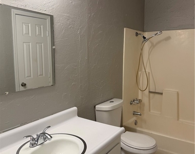4732 Chantilly Avenue - Photo Thumbnail 24