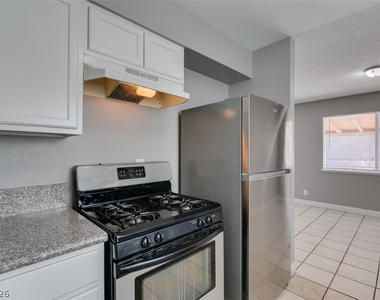 4732 Chantilly Avenue - Photo Thumbnail 24