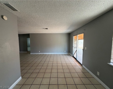 4732 Chantilly Avenue - Photo Thumbnail 12