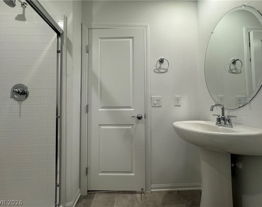 5239 Barcola Avenue - Photo Thumbnail 12