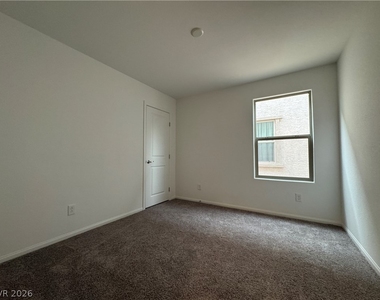 5239 Barcola Avenue - Photo Thumbnail 13