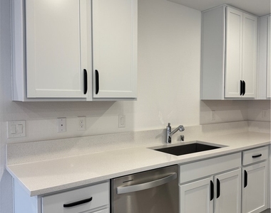 5239 Barcola Avenue - Photo Thumbnail 6