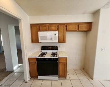 1720 Navarre Lane - Photo Thumbnail 9