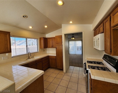 1720 Navarre Lane - Photo Thumbnail 12