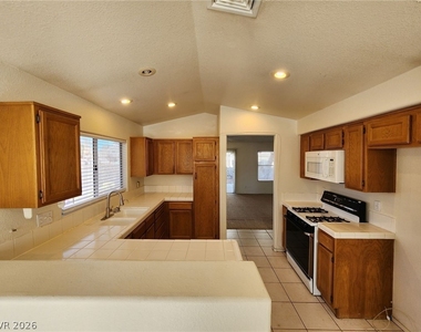 1720 Navarre Lane - Photo Thumbnail 10