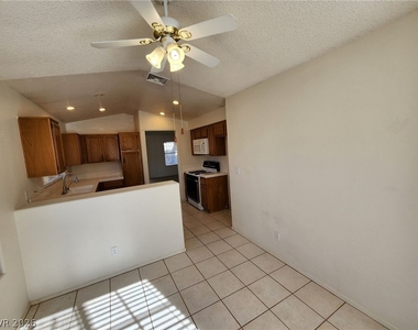 1720 Navarre Lane - Photo Thumbnail 15
