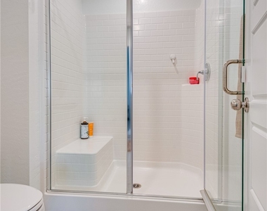 10718 Lilestone Court - Photo Thumbnail 9