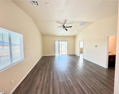 640 E Alabama Street - Photo Thumbnail 9