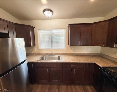 640 E Alabama Street - Photo Thumbnail 4