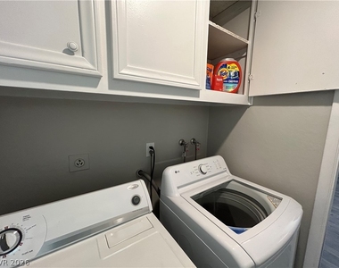 4458 Del Oro Drive - Photo Thumbnail 46