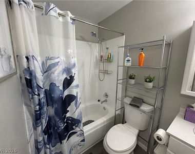 4458 Del Oro Drive - Photo Thumbnail 38