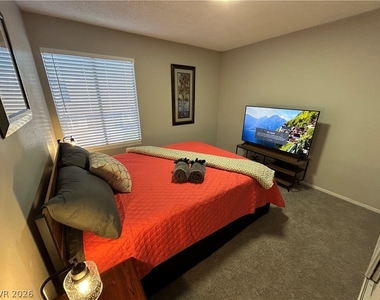 4458 Del Oro Drive - Photo Thumbnail 33