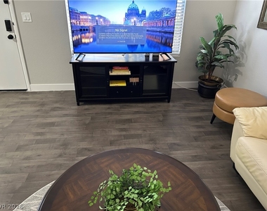 4458 Del Oro Drive - Photo Thumbnail 2
