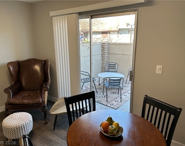 4458 Del Oro Drive - Photo Thumbnail 21