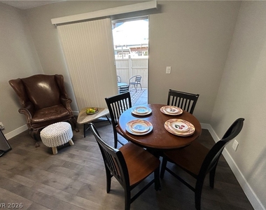 4458 Del Oro Drive - Photo Thumbnail 20