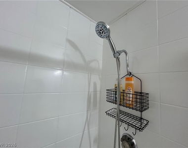 4458 Del Oro Drive - Photo Thumbnail 32