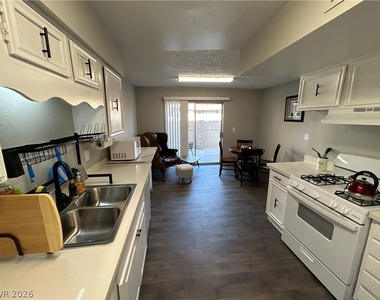 4458 Del Oro Drive - Photo Thumbnail 18