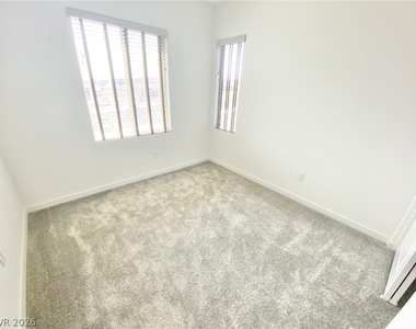11620 Observation Point Avenue - Photo Thumbnail 7