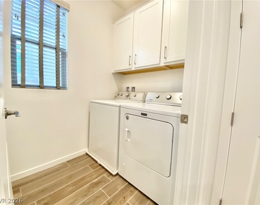 11620 Observation Point Avenue - Photo Thumbnail 18