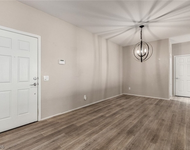 6092 Fox Creek Avenue - Photo Thumbnail 8